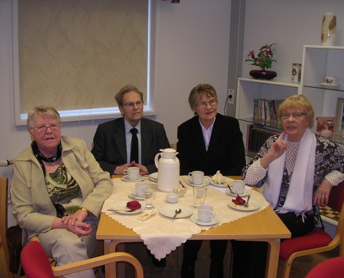 Frá vinstri: Guðborg Aðalsteinsdóttir, Kristján Jónsson (í Saurbæ), kona hans Una Runólfsdóttir og systir hennar Steinunn Runólfsdóttir.